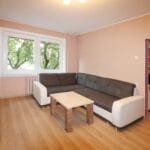 Svetainė su baldais – parduodamas 2 kambarių butas Laukininkų g. 27 Klaipėdoje