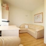 Šviesus miegamasis sublokuotame name Tauralaukyje, Klaipėdoje