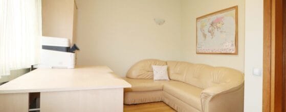 Šviesus miegamasis sublokuotame name Tauralaukyje, Klaipėdoje