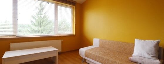 Šviesus miegamasis sublokuotame name Tauralaukyje, Klaipėdoje