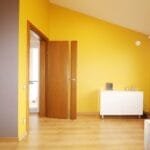 Šviesus miegamasis sublokuotame name Tauralaukyje, Klaipėdoje