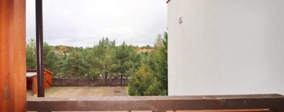 Vienas iš dviejų balkonų sublokuotame name Tauralaukyje