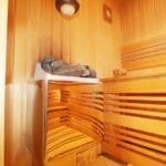 Įrengta pirtis parduodamame sublokuotame name Klaipėdoje