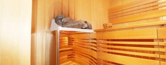 Įrengta pirtis parduodamame sublokuotame name Klaipėdoje