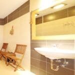 Įrengta pirtis parduodamame sublokuotame name Klaipėdoje