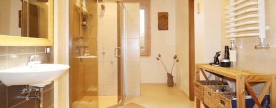 Įrengta pirtis parduodamame sublokuotame name Klaipėdoje