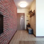 erdvi svetainė su šildomomis grindimis