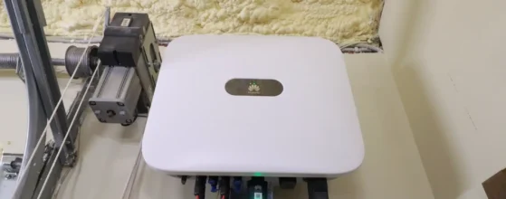 elektromobilio krovimo stotelė garaže