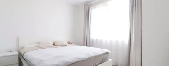 Šviesus pagrindinis miegamasis 95 m² kotedže Trušeliuose